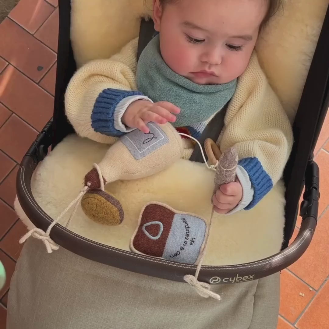2-in-1-Footmuff-Soft-Wheat-Video